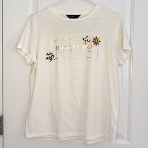 F&F Women's Off White Barcelona Graphic 3D Applique Crew Neck T-Shirt US 8
